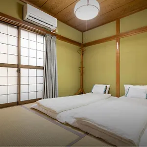 10mins Train To Namba, 4 Mins Walk To Stn, 2 Floors Japanese Style , 2-8 People 大阪市